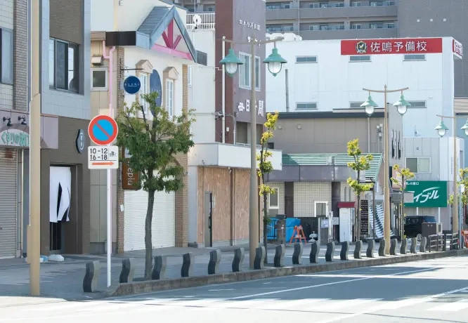 磐田駅前通りに立つ標識の写真